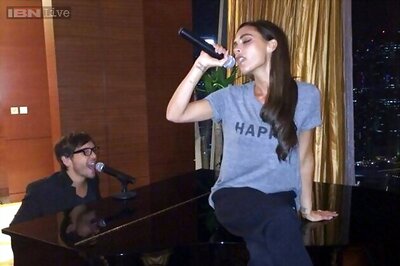 'Posh Spice' Victoria Beckham gives an impromptu performance at a Singapore bar