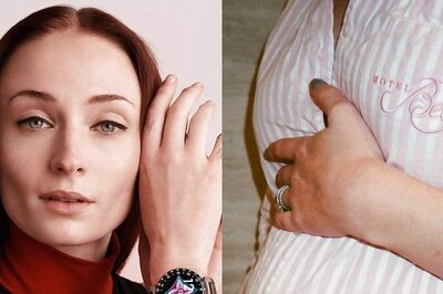 Sophie Turner Spotted With Baby Bump on Miami Beach, Husband Joe Jonas Accompanies