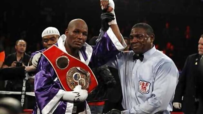 Ageless Hopkins wins light heavyweight title at 48