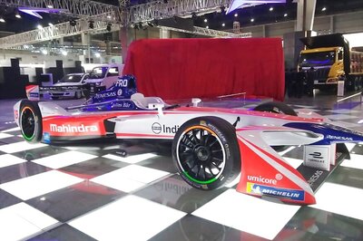 Mahindra Brings Formula E Racecar to India at Auto Expo 2018 – First Look Video