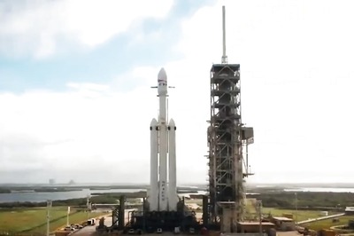 Watch: Elon Musk's Time-Lapse Videos Show Falcon Heavy in Its Full Glory