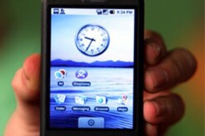 UK queues up to grab T-mobile G1 | Pics: Unveiled!