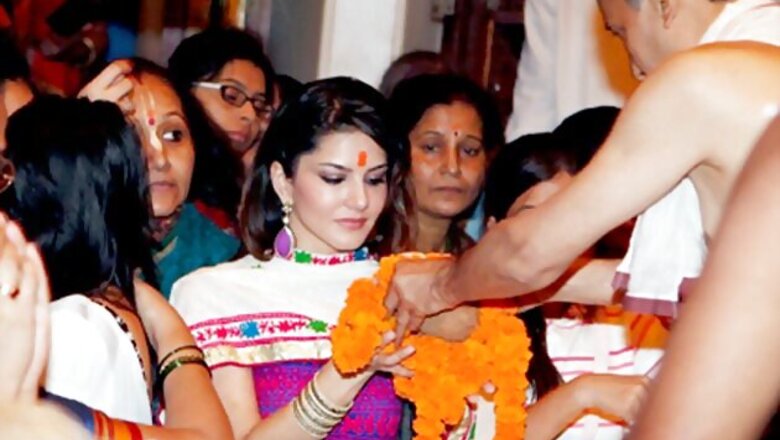 Snapshot: Sunny Leone visits Siddhivinayak Temple