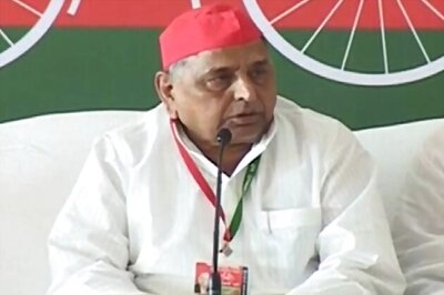 Mulayam Singh lashes out at Lalu, calls him a sycophant