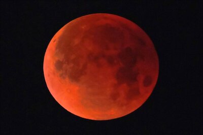 Starwatchers Treated to Stunning Super Blue Blood Moon Show | See Pics
