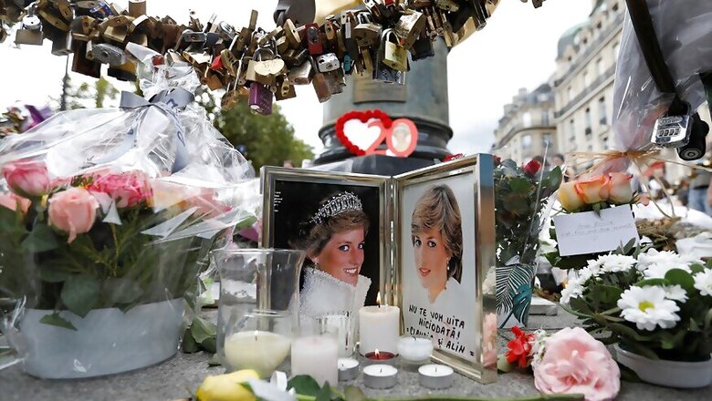Britons Gather at Dawn to Remember Diana 20 Years After Her Death