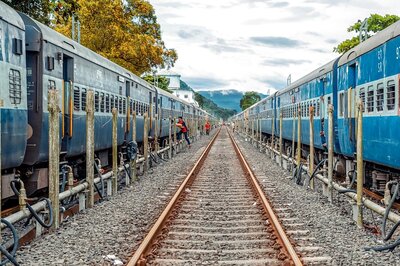 Indian Railways Cancels 153 Trains on April 9; Here’s How to Check Full List