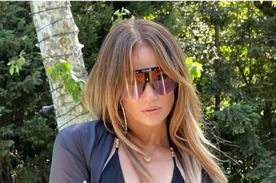 JLo Gets JB Manicure Giving Tribute to her Relationship with Ben Affleck