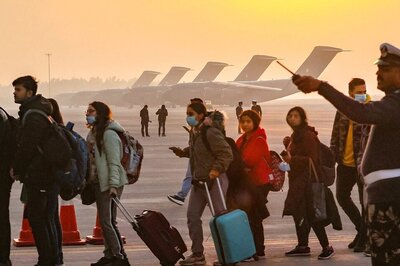 Russian Prez Putin Says 'Indian Students Taken Hostage by Ukrainian Authorities'; New Delhi Dismisses Claim