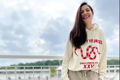 Anushka Sharma Posts 'Quarantine at Stadium' Photo With ROFL Caption, Thanks to Virat Kohli