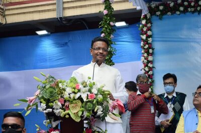 'Will Serve as Pradhan Sevak of Kolkata': TMC's Firhad Hakim Takes Oath as Mayor
