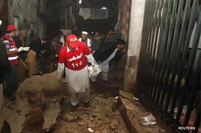 Taliban bomb kills 9 including minister at Pak rally