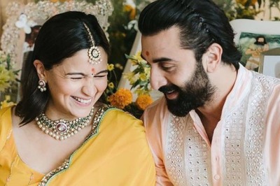 Alia Bhatt and Ranbir Kapoor Reach Mumbai Hospital; Baby Arriving Soon?