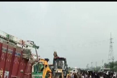 Barabanki: 9 Killed, Many Injured After Truck-Bus Collision; CM Yogi Announces Ex-gratia of Rs 2 Lakh