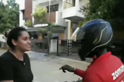 Watch: Zomato Agent's Moving Gesture Towards Swiggy Delivery Man Deserves Respect