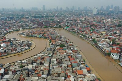 Indonesia Plans Cloud Seeding to Halt Rain; Floods Death Toll Rises to 43