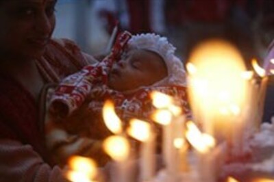 India rocks to Yuletide spirit