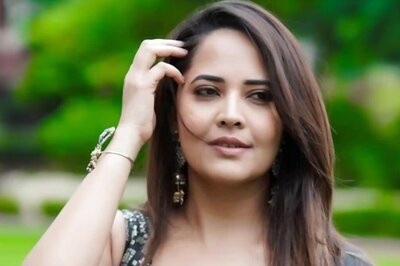 Anasuya Bharadwaj Slays Traditional Look In Black Saree With Colourful Ajrakh Prints