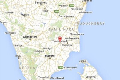Tamil Nadu: People protest with body over snapping of power to crematorium