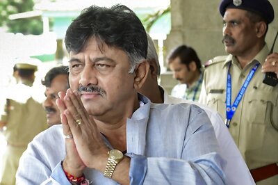 Sonia Gandhi Meets Shivakumar in Tihar Jail Ahead of Hearing on Karnataka Leader's Bail Plea