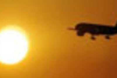 Plane engine catches fire in Paris, 8 injured