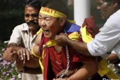 Protesting Tibetans' march halted, 100 arrested