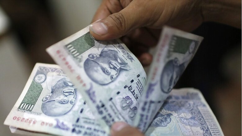 Income of Middle-Class Indians Jumps 3 Times In 10 Years; 13.6% Leave Lower-Income Strata: SBI Report