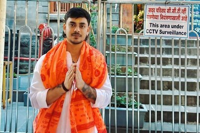 India Cricketer Ishan Kishan Seeks Sai Baba's Blessings on 26th Birthday