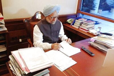 Left slams govt for FDI in retail, aviation