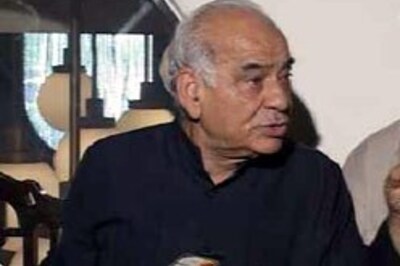 Aplogise or get sued, Khurana tells Sushma