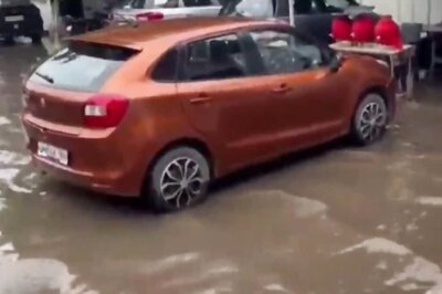 Noida Police Station Turns Into Pond after Rainfall, Severe Waterlogging Inside Premises