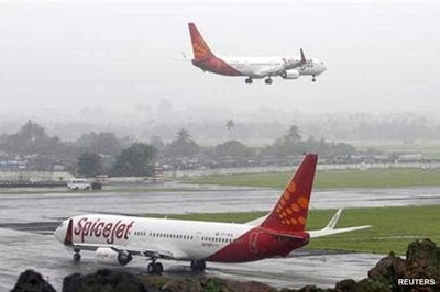 SpiceJet hits ground, spoils year end plans for thousands of people
