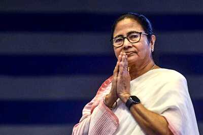 Mamata's Dubai Flight Delayed Due to Technical Glitches