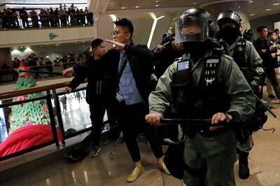 Hong Kong Marks Christmas Eve With Mall Protests, Flash Mob Rallies and Clashes