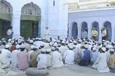 Kerala court asks mosque to let women offer namaz