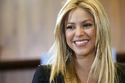 Shakira supporting Spain in World Cup final