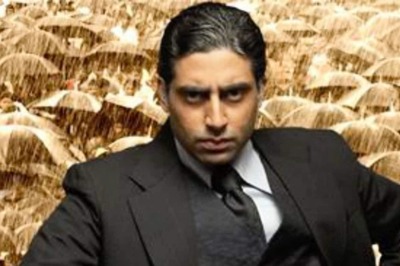 Abhishek Bachchan Celebrates 16 Years of Mani Ratnam's Guru; Vicky Kaushal, Riteish Deshmukh React