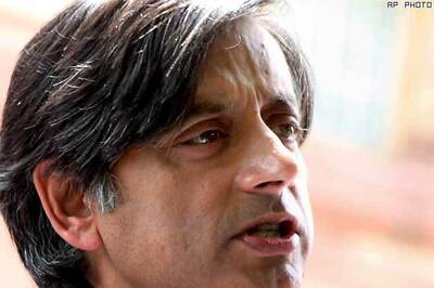 T'puram railway station firing: Tharoor writes to Roy