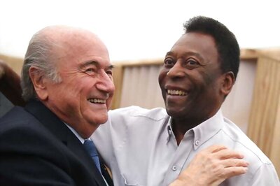 Pele backs Sepp Blatter amid FIFA corruption probe