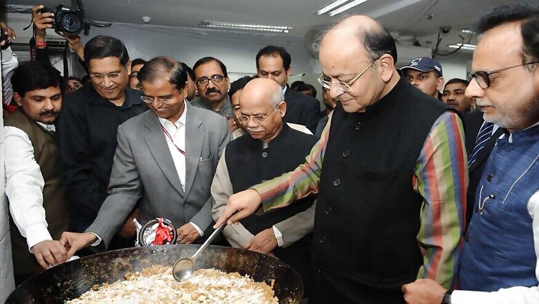 FM Arun Jaitley Performs Halwa Ceremony to Launch Printing of Budget Papers