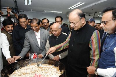 FM Arun Jaitley Performs Halwa Ceremony to Launch Printing of Budget Papers