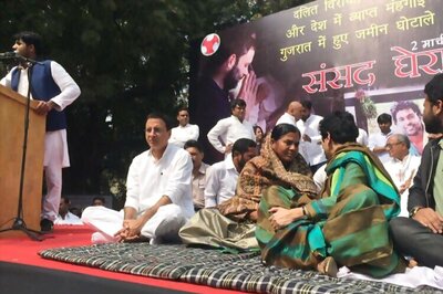 IYC holds rally, demands Smriti Irani's removal