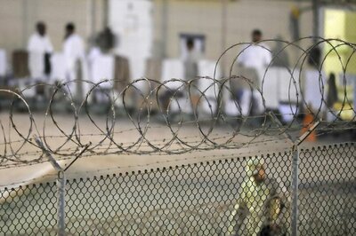 Indian Detainees in US Not Handcuffed, Says Volunteer