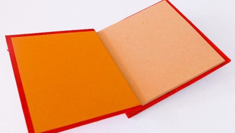 How to Decorate a Scrapbook