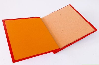 How to Decorate a Scrapbook