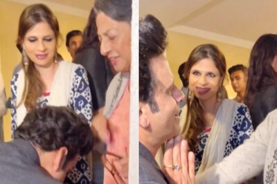 Manoj Bajpayee Wins Internet As He Falls On Tanuja's Feet, Helps Wade Through Crowd At Gulmohar Screening