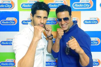 Akshay is doing a great job by training women in martial arts: Sidharth Malhotra