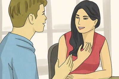 How Do You Know if a Girl Is in a Relationship? 9 Easy Ways to Tell if She’s Single
