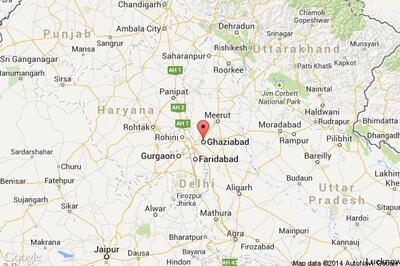 Three persons bearing illegal weapons arrested