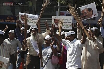 AAP accuses BJP of circulating fake 'thank you' note to Ansari